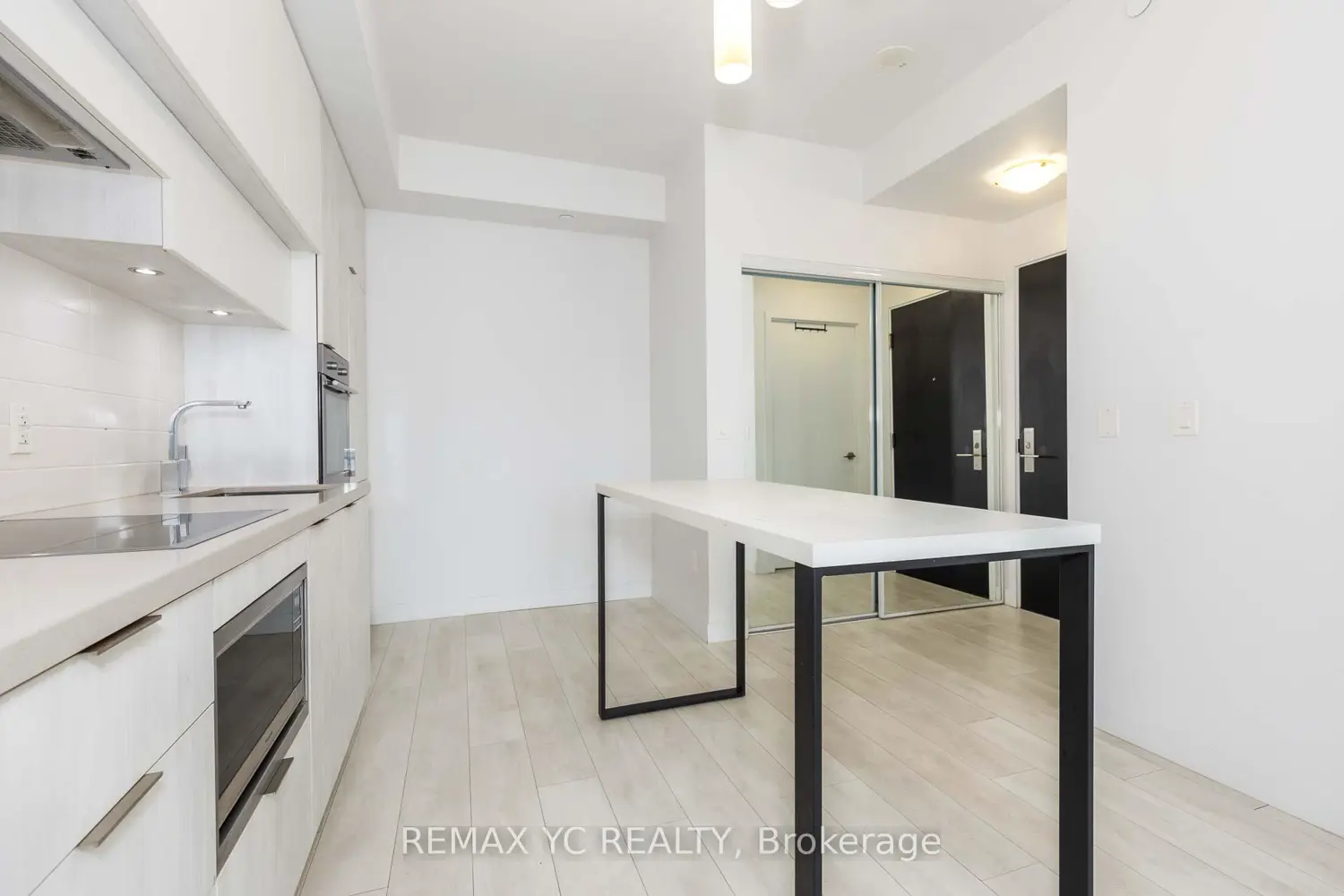 Additional image 6 of 8 Eglinton Avenue 2206