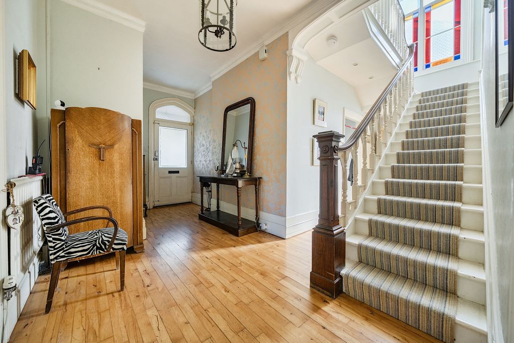 Additional image 2 of 4 bed detached house for saleKnox Road, Havant PO9