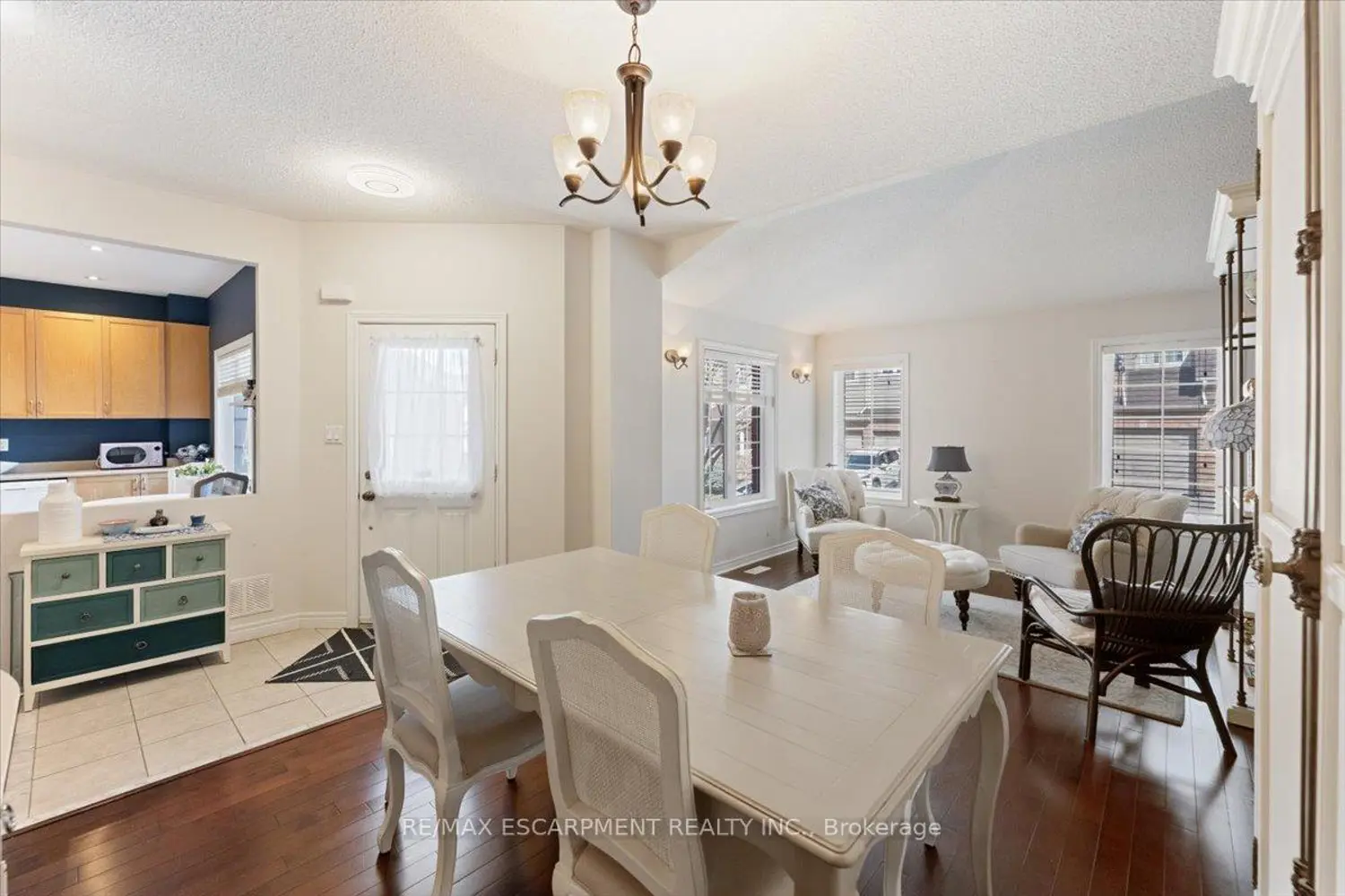 100 Beddoe Drive 6 photo 3