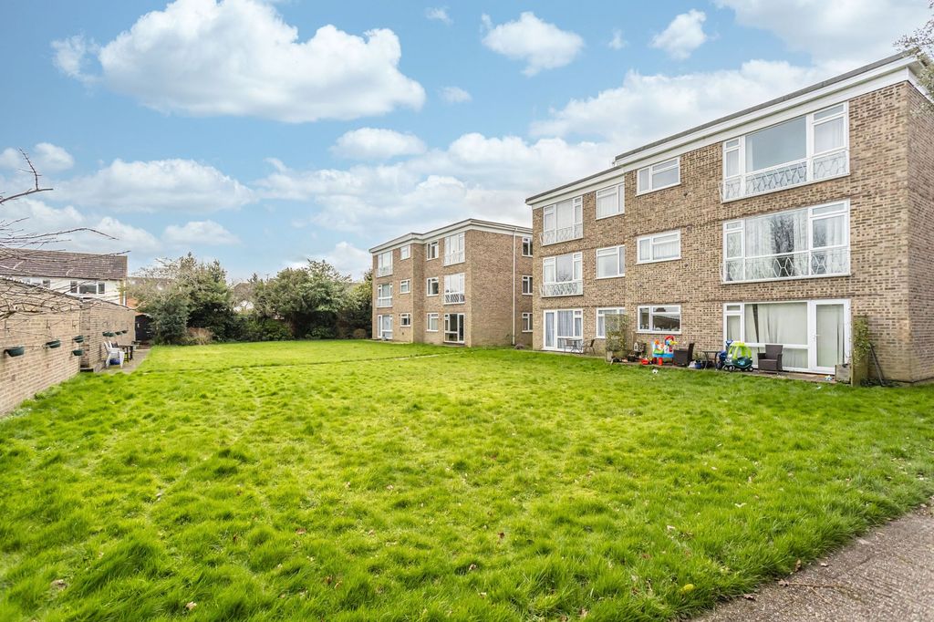 Additional image 12 of 2 bed flat for saleGrovelands, Horley RH6