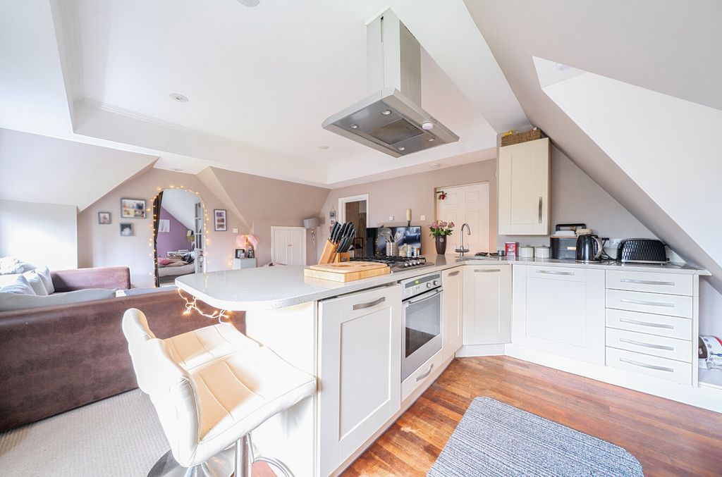 Additional image 6 of 1 bed flat for saleHindhead, Surrey GU26