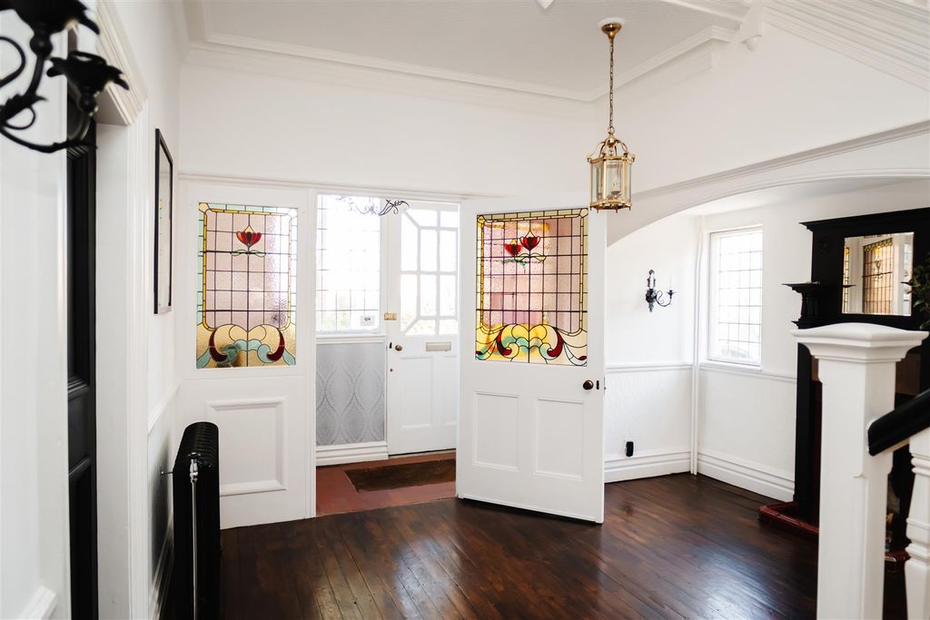 Additional image 8 of 6 bed semi-detached house for saleFerriby Road, Hessle HU13