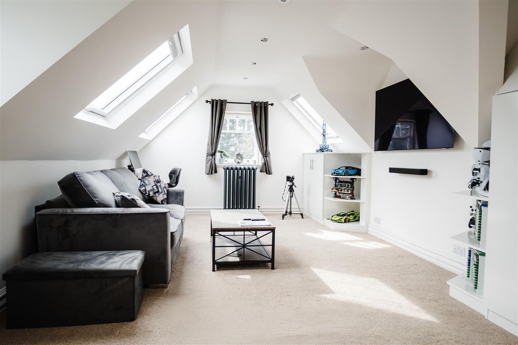 Additional image 44 of 6 bed semi-detached house for saleFerriby Road, Hessle HU13