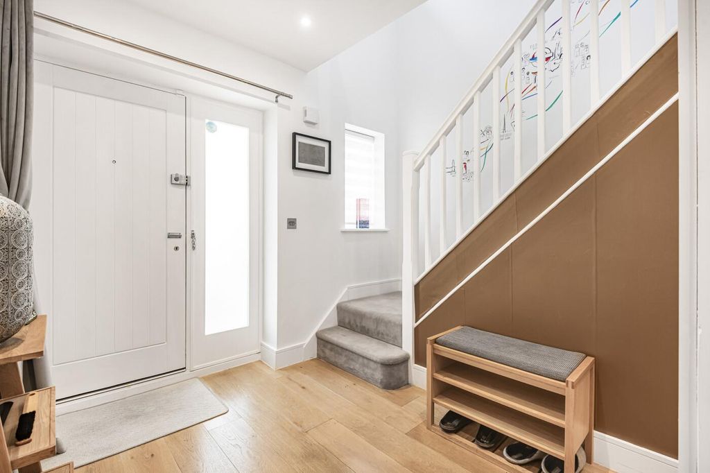 Additional image 6 of 3 bed detached house for saleFlint Close, Rotherfield Greys, Henley-On-Thames RG9