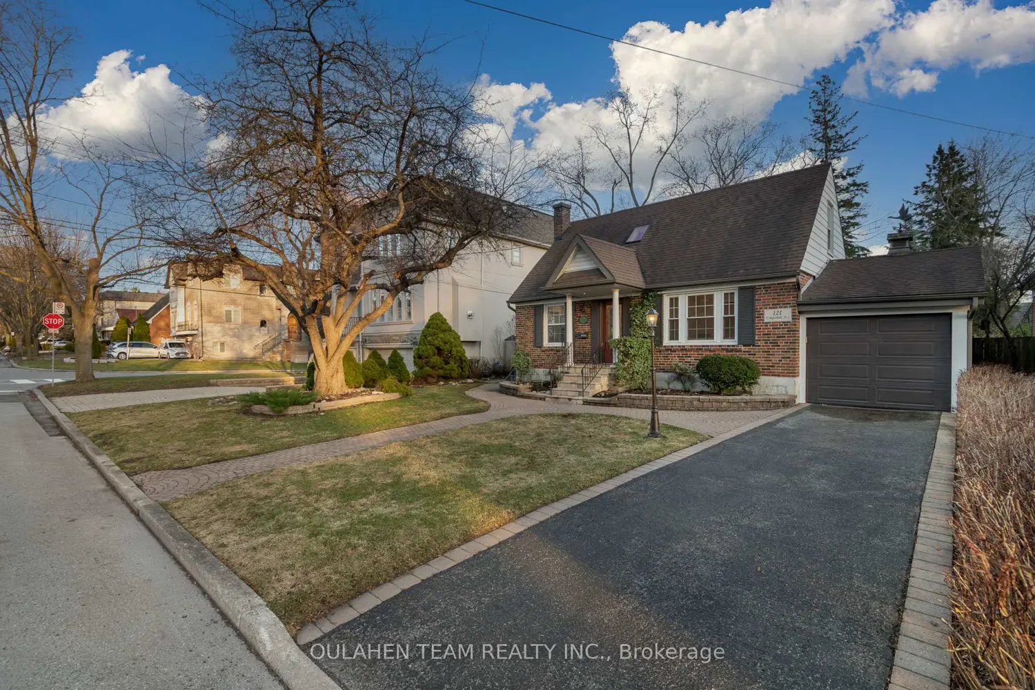 121 Kingsdale Avenue photo 2