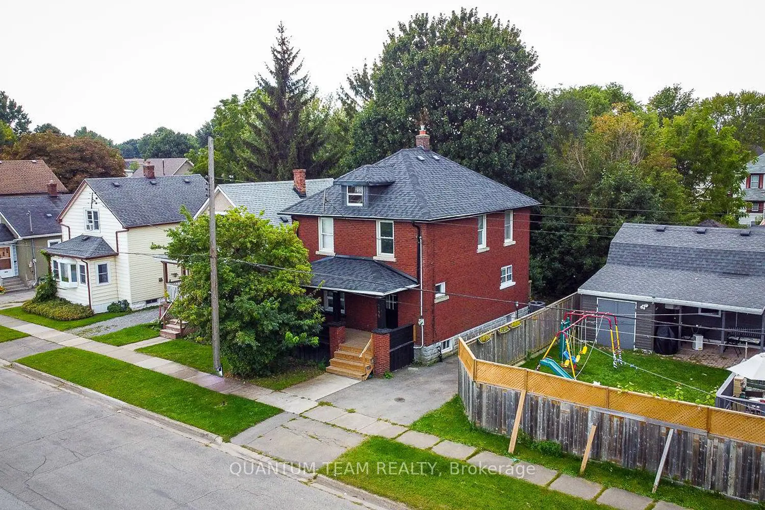 246 Davis Street photo 2
