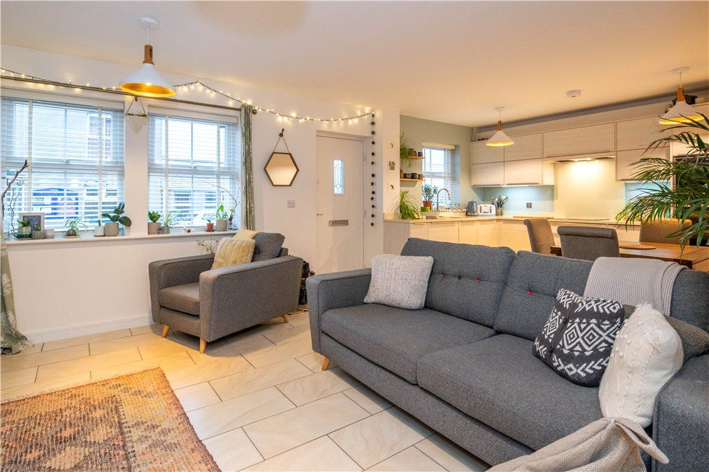 2 bed flat for saleLaundry Lane, Ingleton, Carnforth, North Yorkshire LA6 photo 2