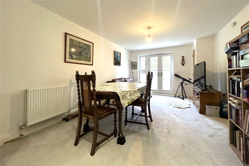 Additional image 7 of 1 bed flat for saleCarter Court, Hook, Hampshire RG27