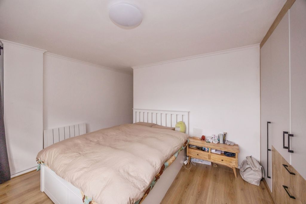 Additional image 20 of 3 bed flat for saleChidham Close, Havant, Hampshire PO9
