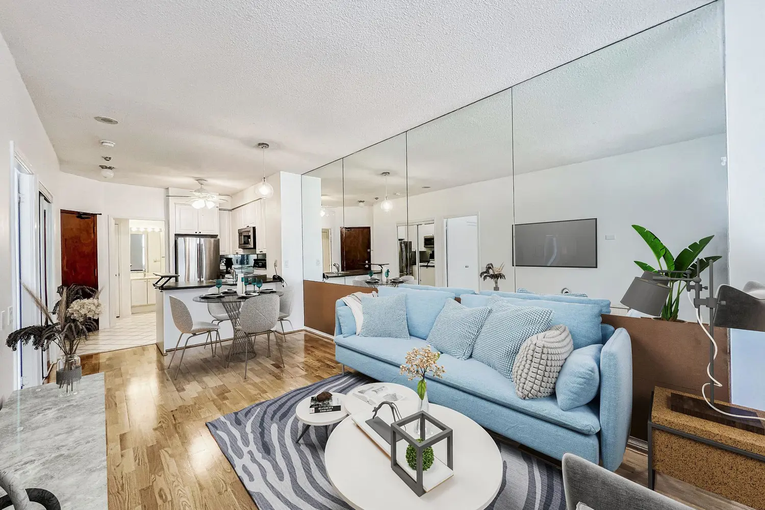 555 Yonge Street 406