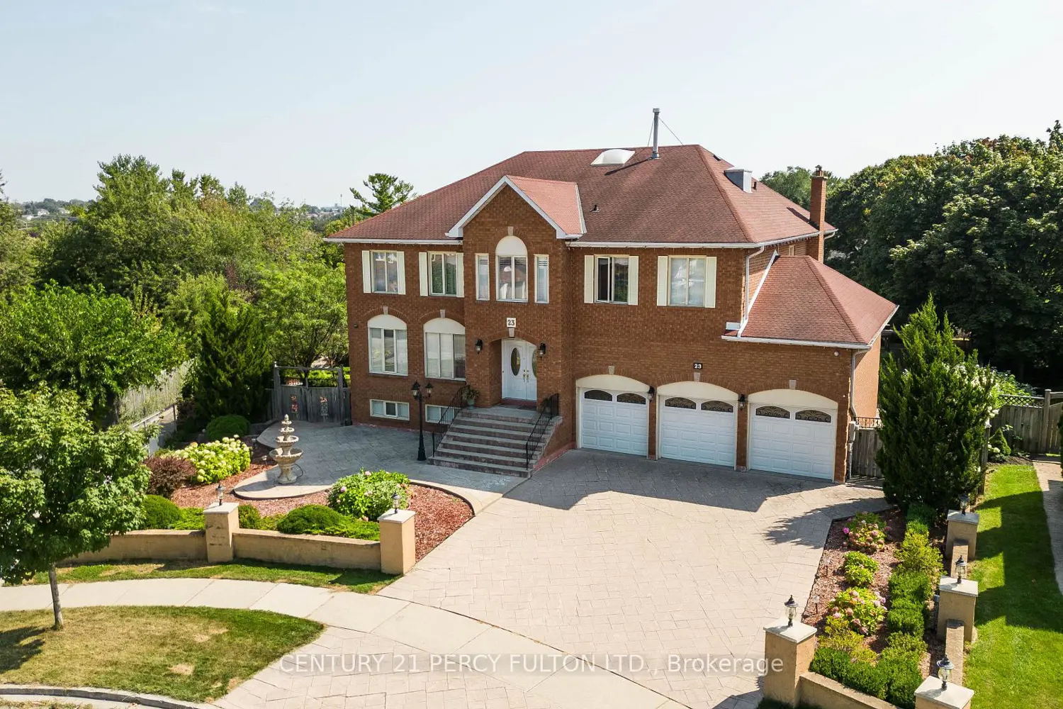 23 Leah Crescent