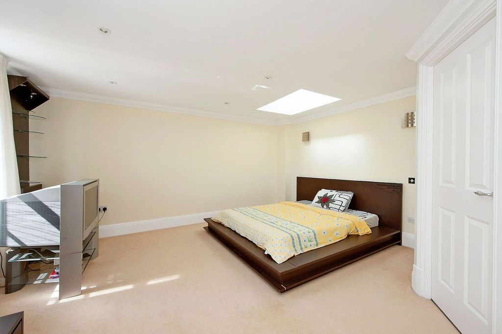 Additional image 4 of 4 bed maisonette for saleHigh Street, Harrow On The Hill, Harrow HA1