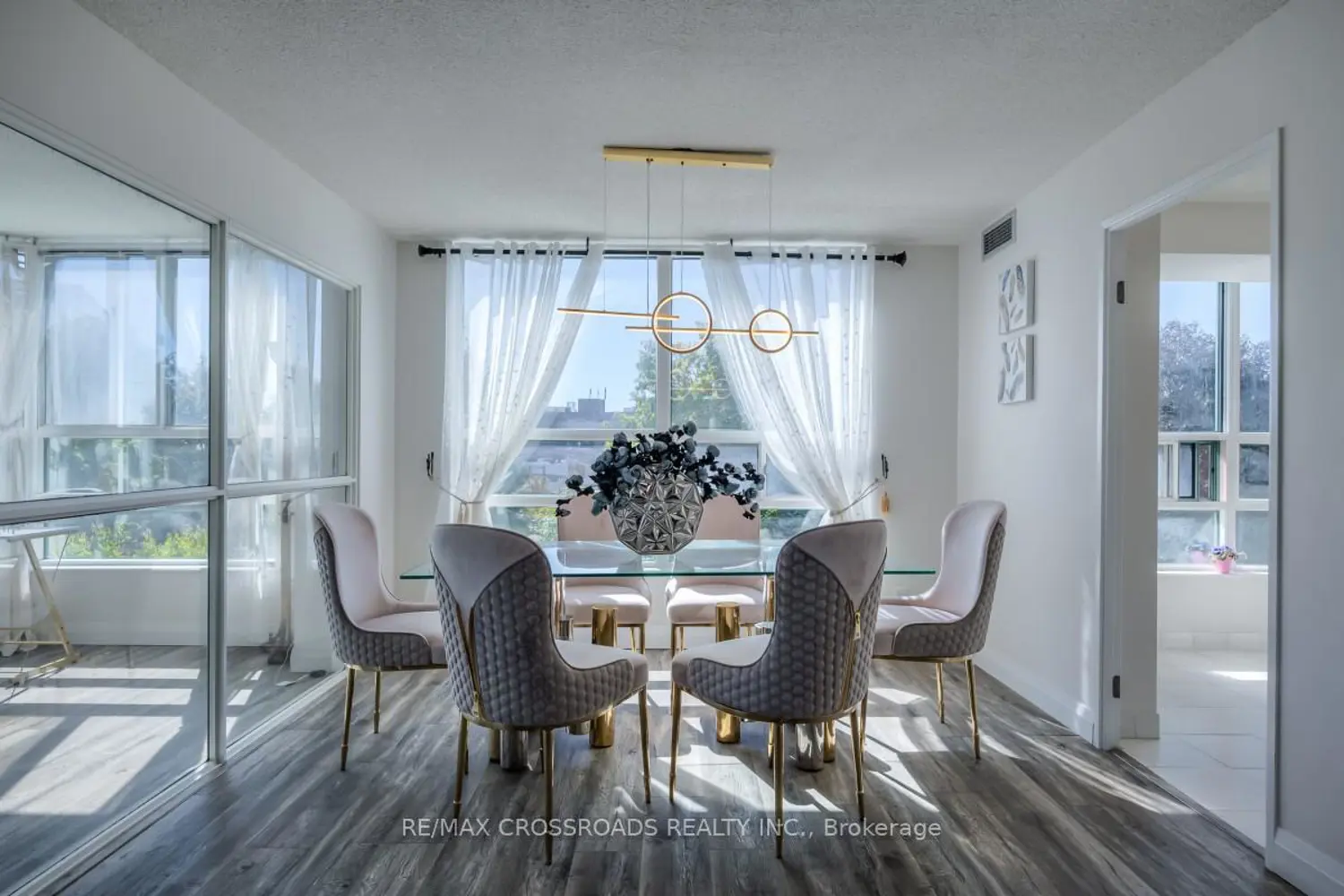 Additional image 4 of 7825 Bayview Avenue 304