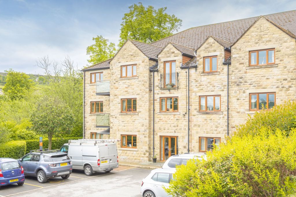 2 bed flat for saleHolme Valley Court, Huddersfield Road, Holmfirth HD9