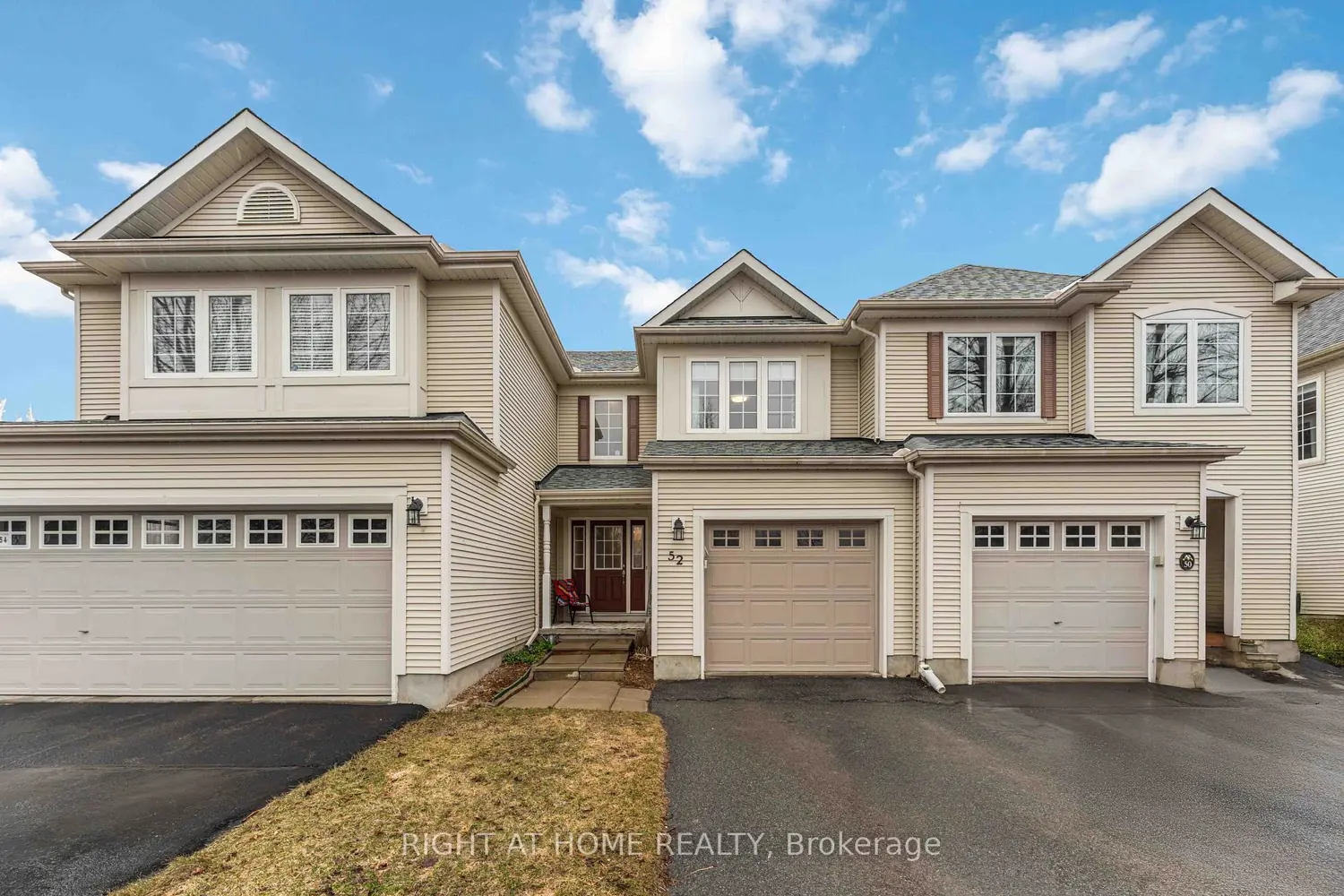 52 Fieldberry Private