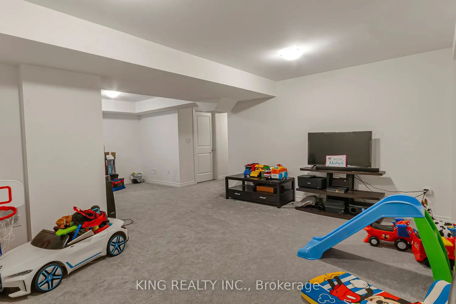 65 English Drive photo 4