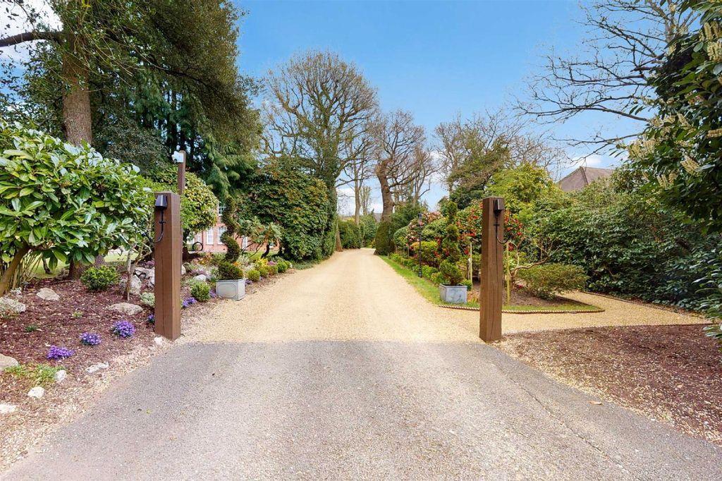 Additional image 4 of 7 bed detached house for saleMount Park Road, Harrow HA1
