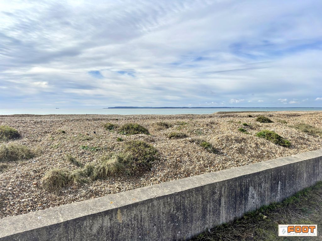 Additional image 18 of 2 bed flat for saleSouthwood Road, Hayling Island PO11