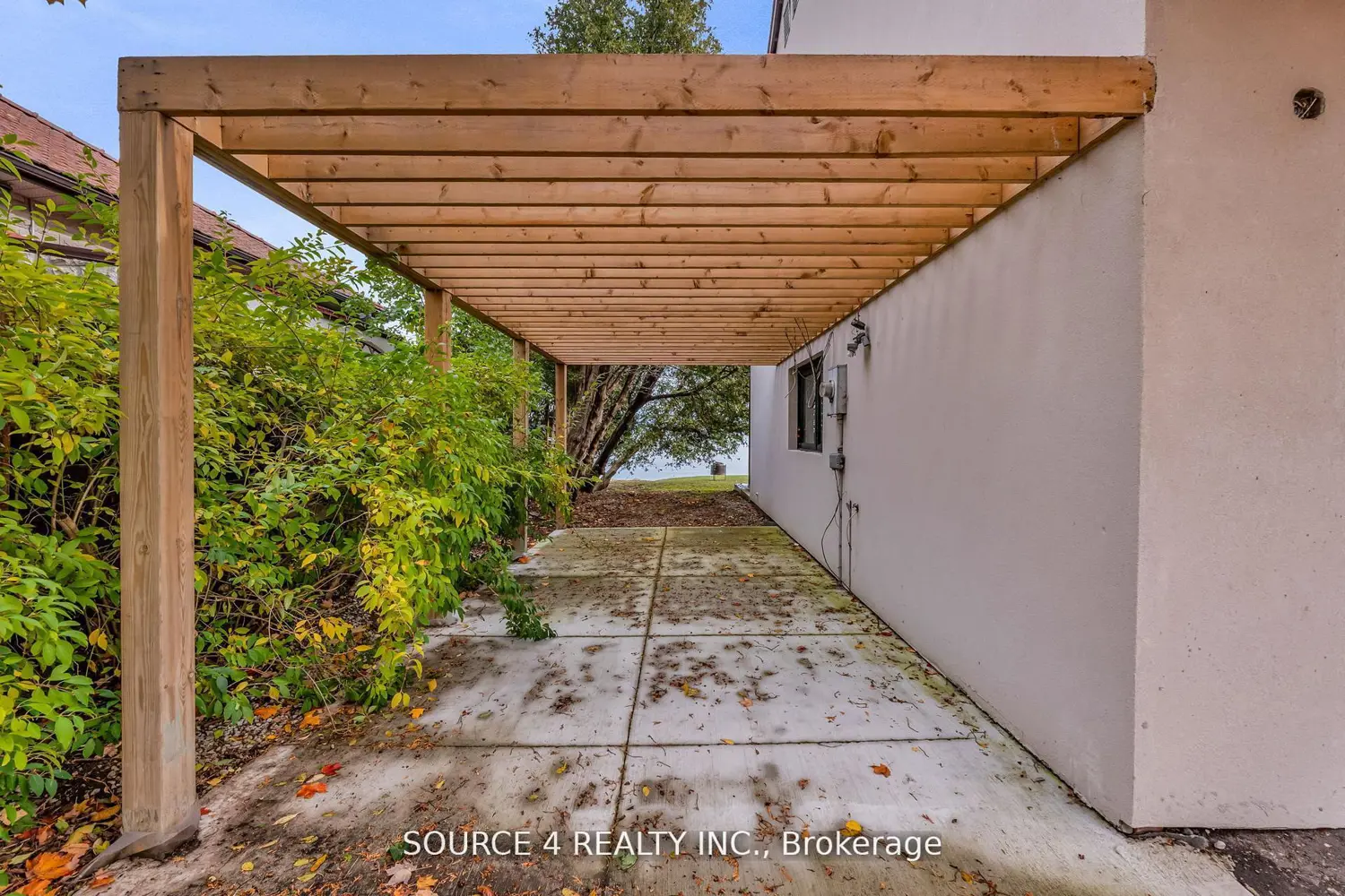 Additional image 5 of 1376 Lakeshore Road