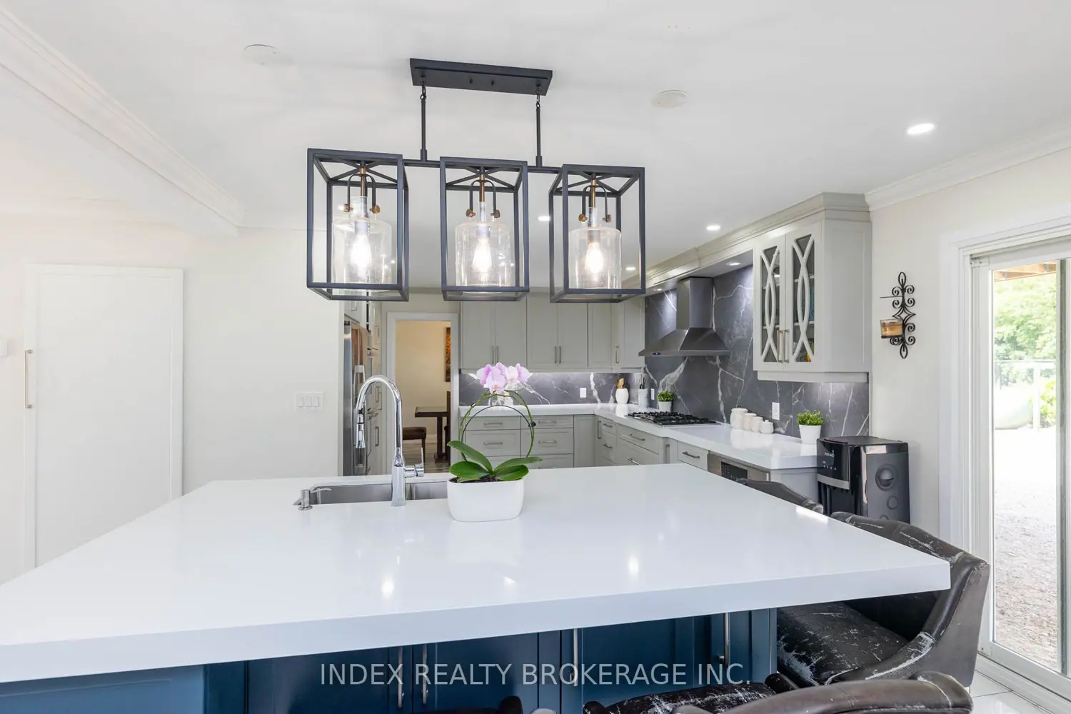 15277 Dixie Road photo 5