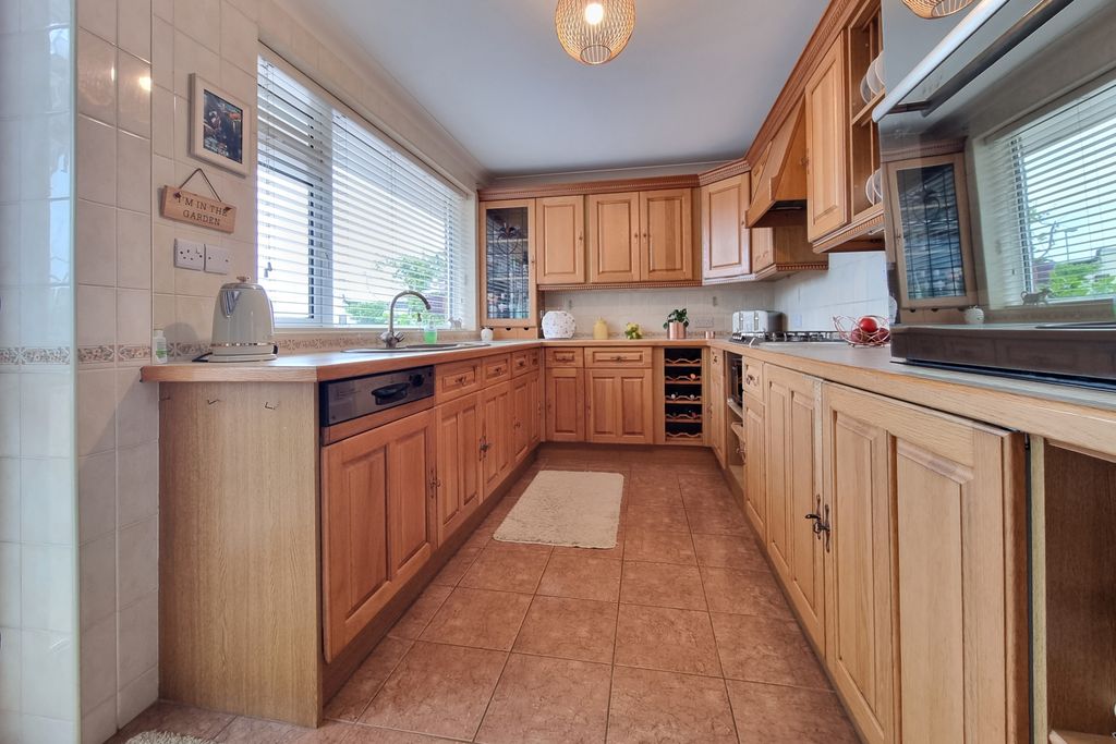 Additional image 5 of 3 bed detached house for saleHayling Island, Hampshire PO11