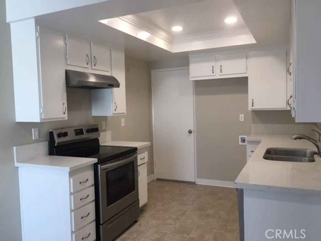 5751 Laguna Way, Cypress, CA 90623 photo 3