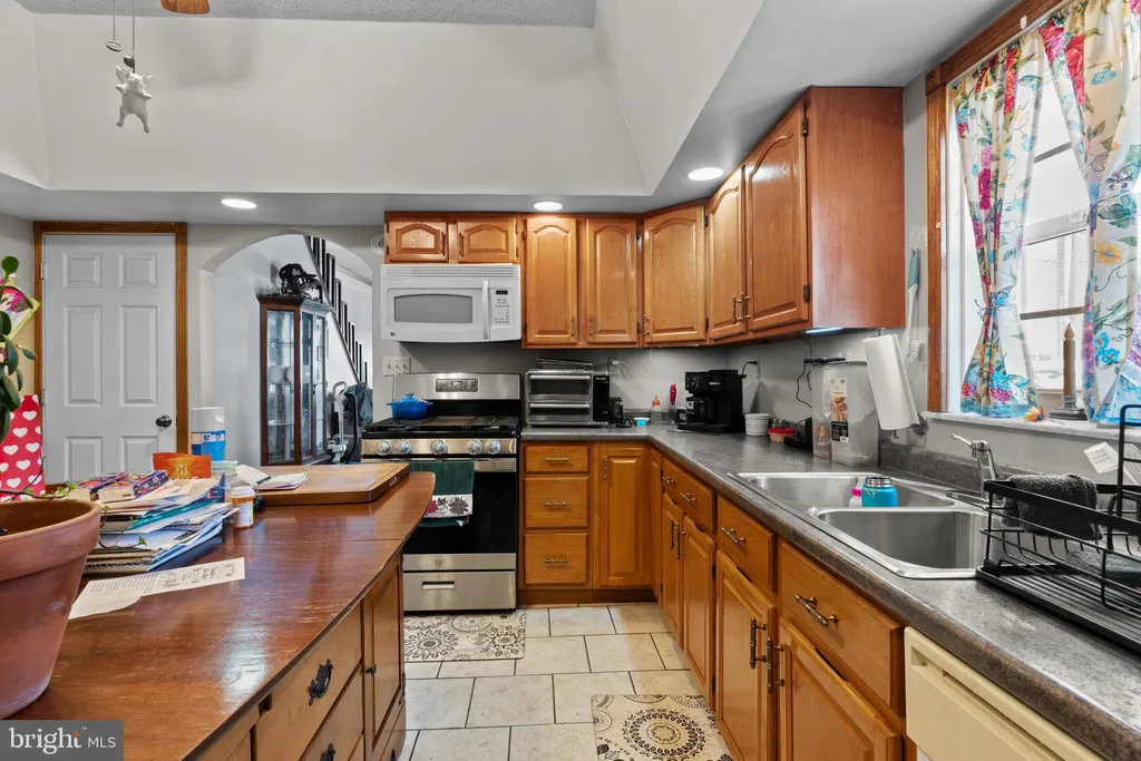 Additional image 20 of 817 Grant Street, Pottsville, PA 17901