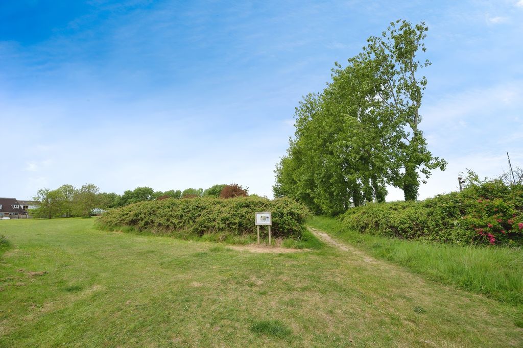 Additional image 8 of 4 bed detached house for saleWittering Road, Hayling Island, Hampshire PO11