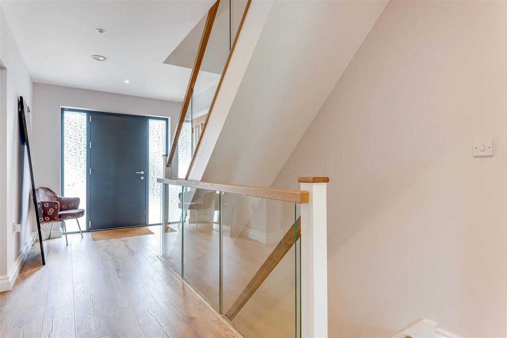 Additional image 12 of 5 bed detached house for saleWoodlands Drive, Hoddesdon EN11