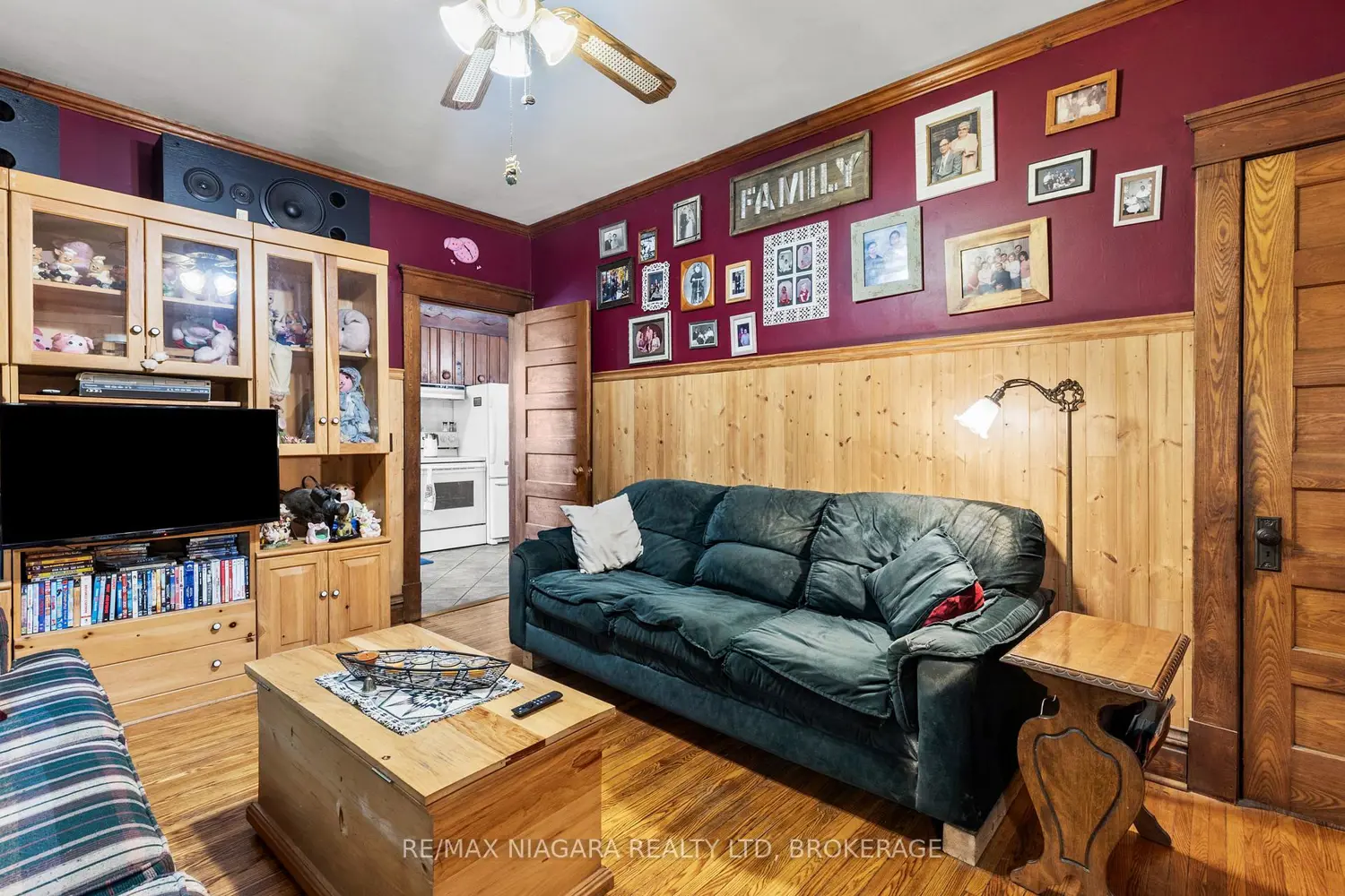 3362 Montrose Road photo 3