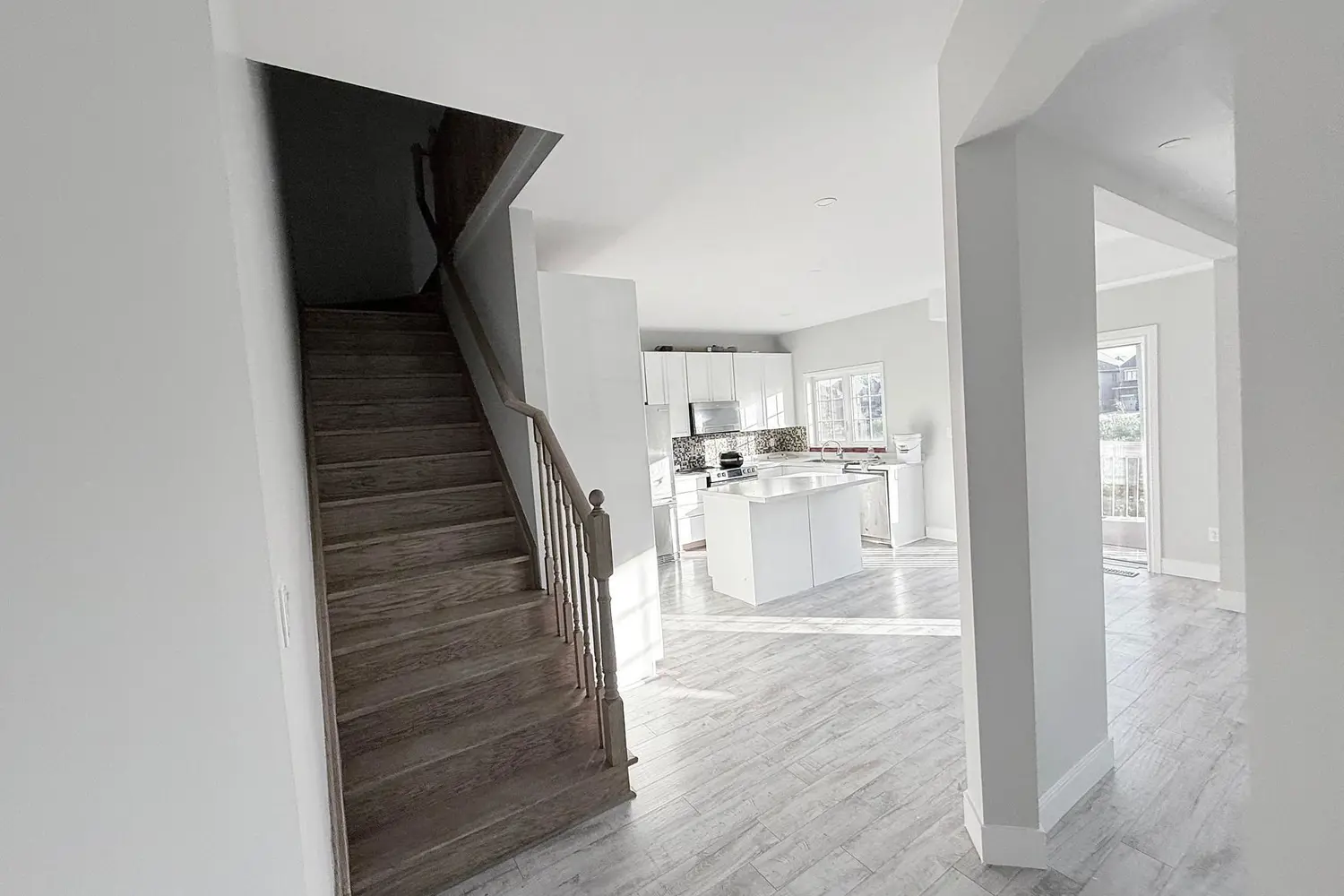 2 Abbotsbury Drive photo 3