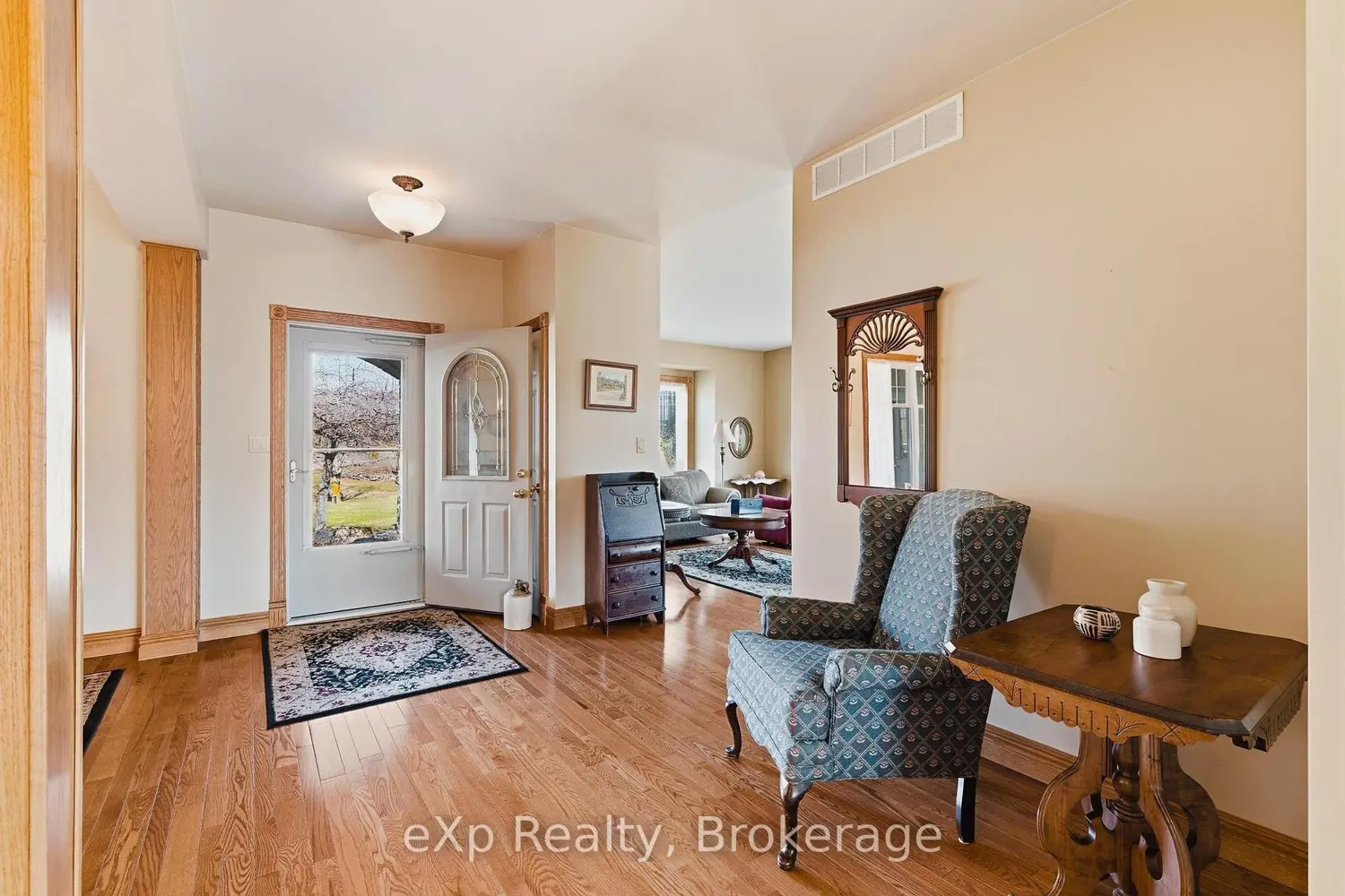 243392 Southgate 24 Road photo 5