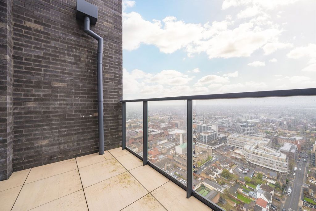Additional image 6 of 3 bed flat for salePrince Regent Road, Hounslow TW3