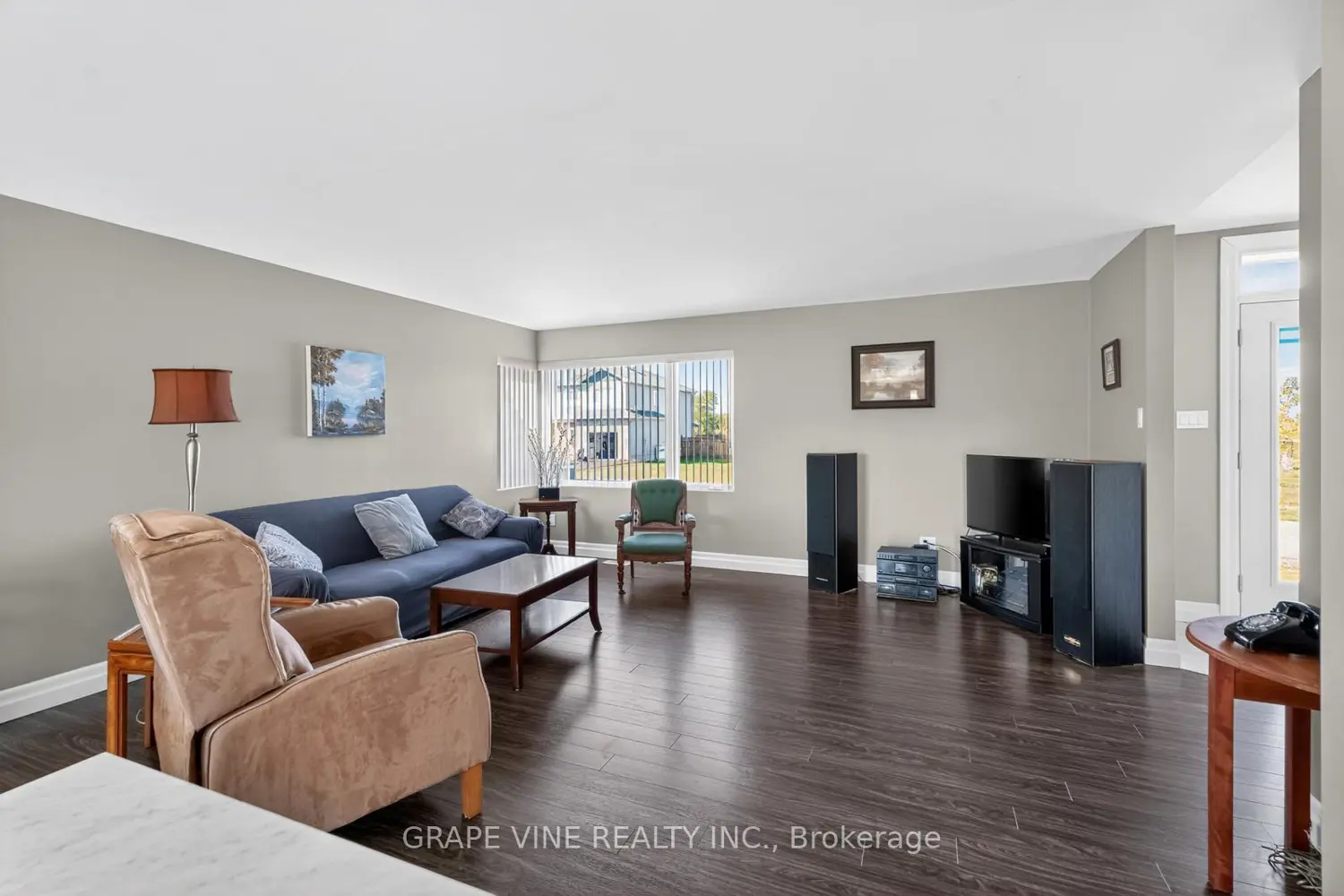 Additional image 10 of 18 Calco Crescent