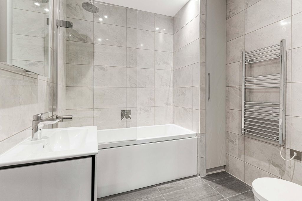 Additional image 17 of 2 bed flat for saleFerry Road, Hullbridge SS5