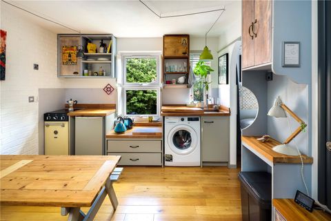Coopers Close, Stepney, London E1, Studio to rent