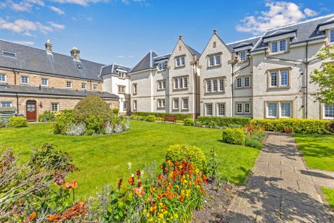 9 (Flat 7), Mount Alvernia, Liberton, Edinburgh EH16