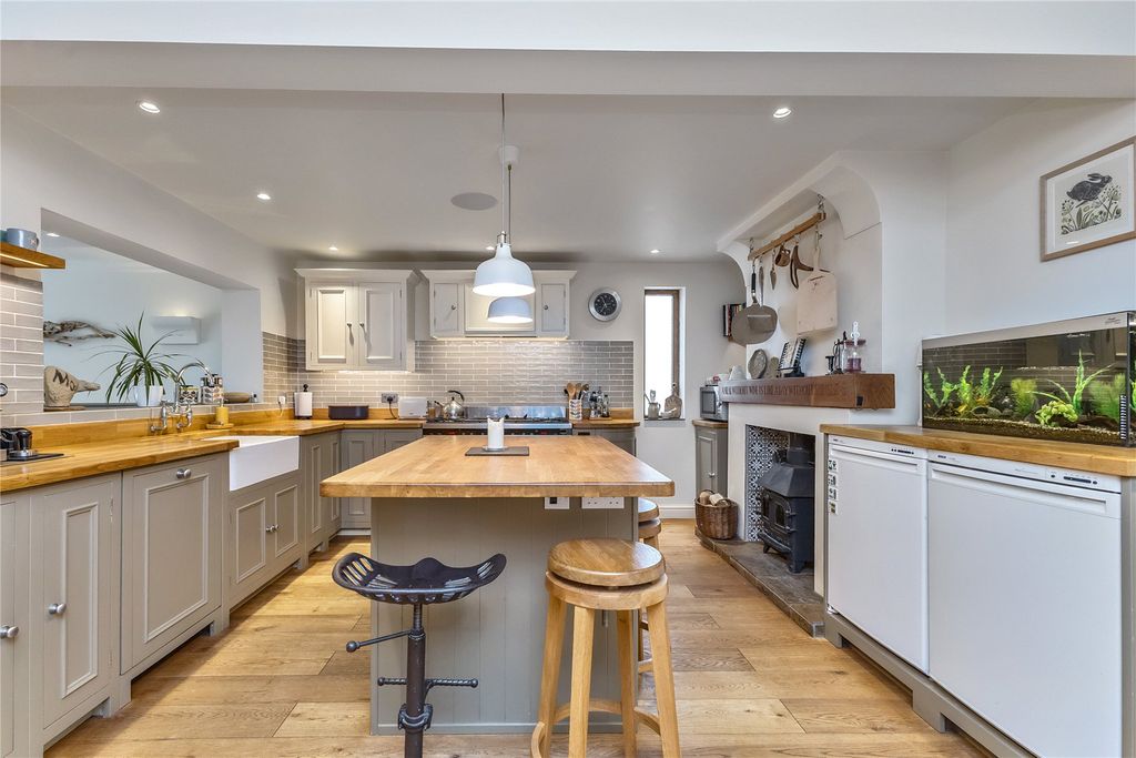 Additional image 10 of 3 bed detached house for saleHindhead, Surrey GU26