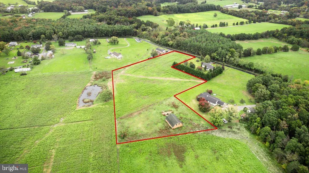 Piney Woods Road, Luray, VA 22835