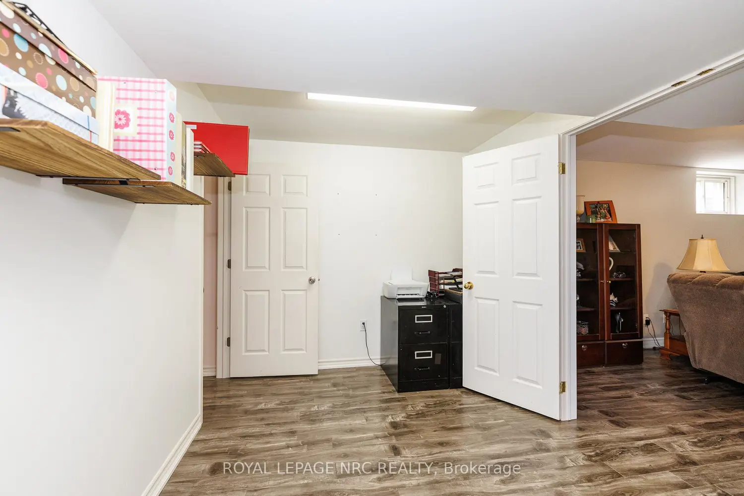 16 Leonard Drive photo 3