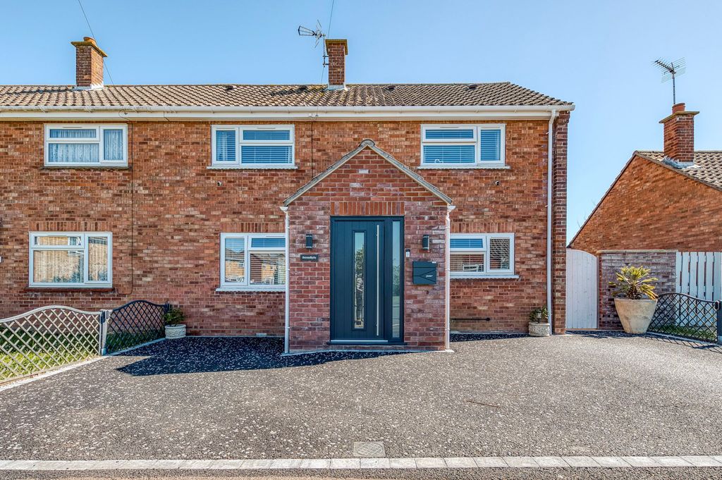 5 bed semi-detached house for saleMartin Road, Harleston IP20