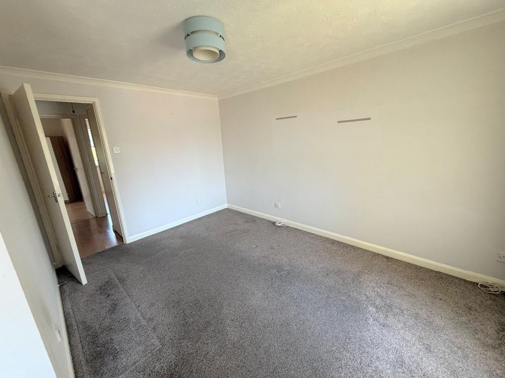 2 bed flat for saleStonethwaite Close, Bakers Mead, Hartlepool TS24 photo 3