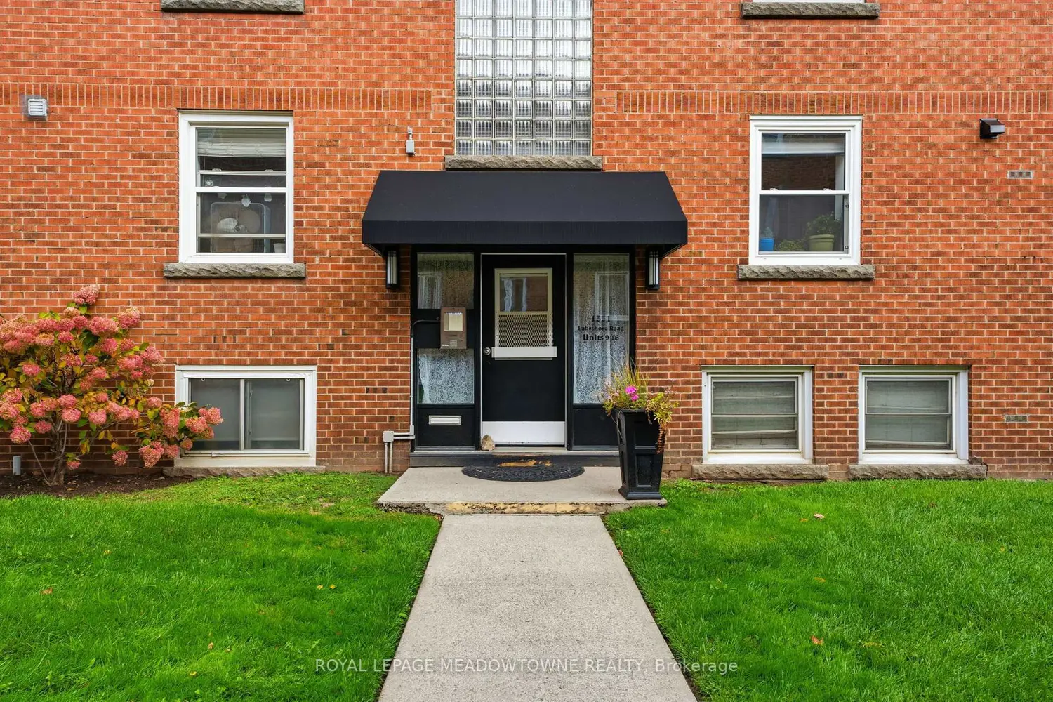 1351 Lakeshore Road 15 photo 3
