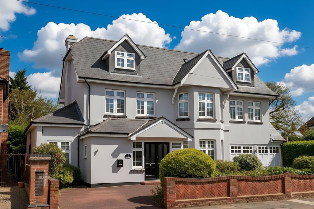 6 bed detached house for saleErnest Road, Emerson Park RM11