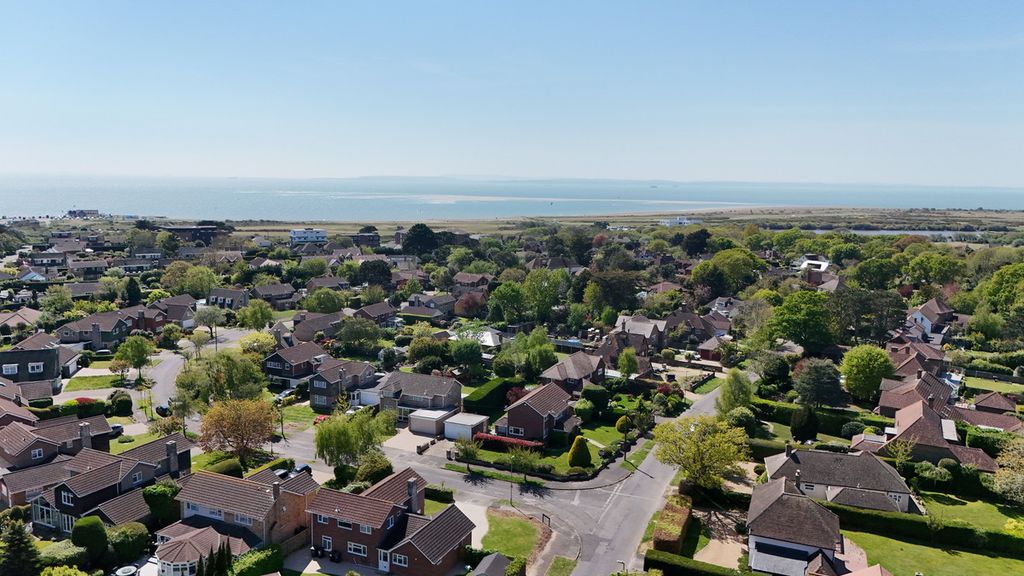 Additional image 38 of 4 bed detached house for saleSt Catherines Road, Hayling Island PO11