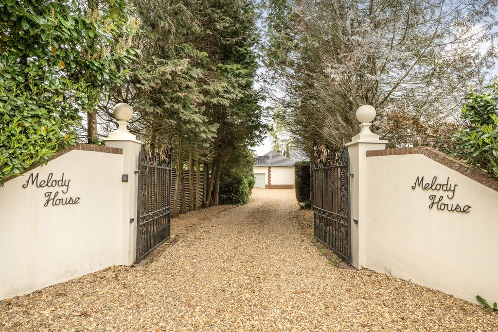 Additional image 2 of 6 bed detached house for saleGreys Road, Henley-On-Thames, Oxfordshire RG9