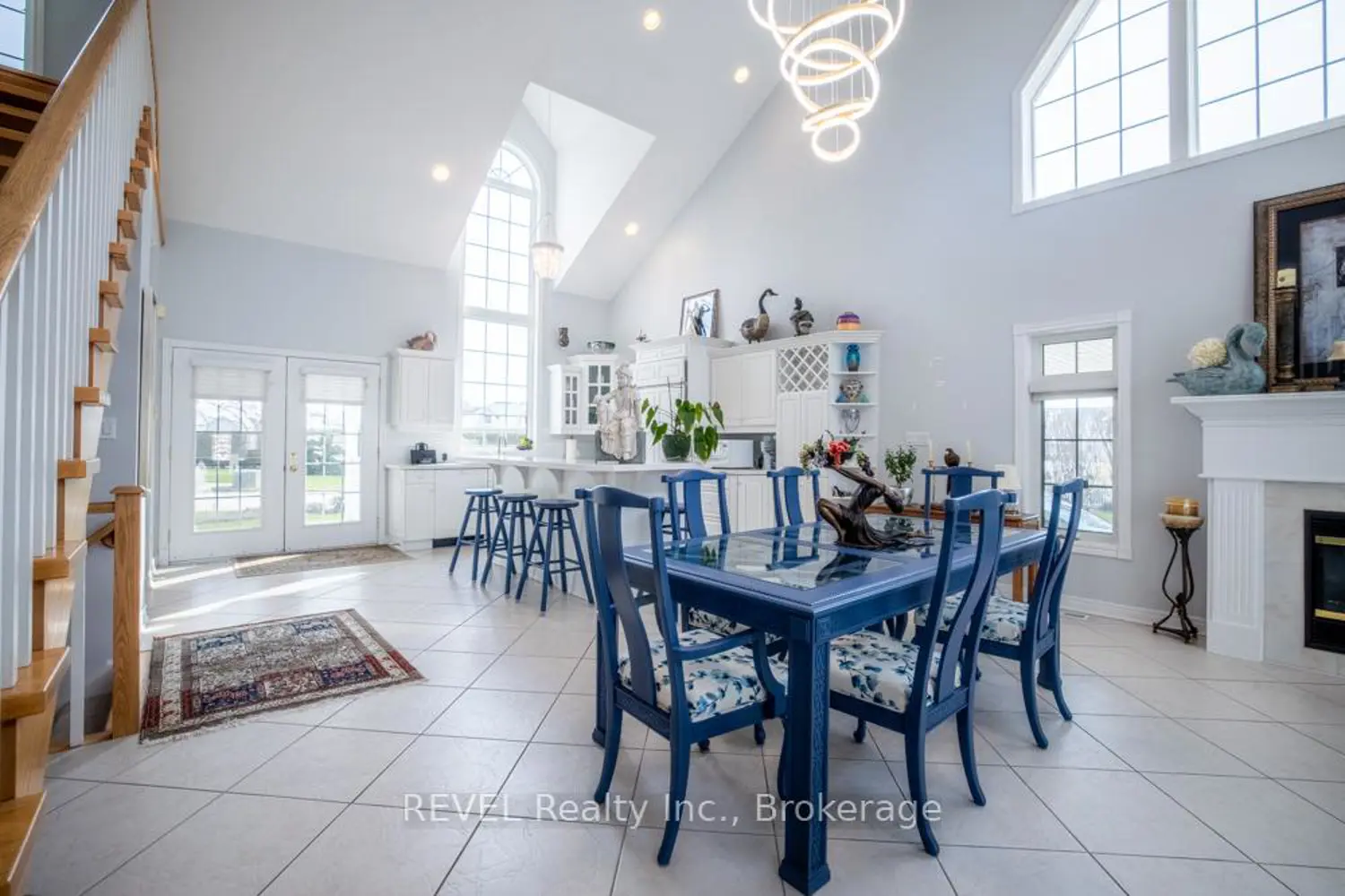 31 Newport Beach Boulevard photo 4