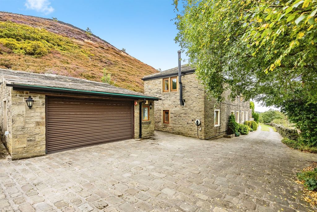 Additional image 10 of 4 bed detached house for salePule Hill, Boothtown, Halifax HX3