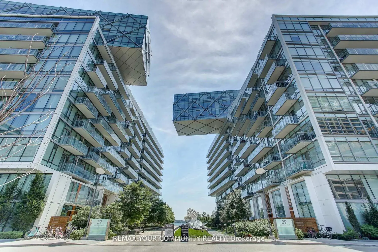 39 Queens Quay 1109