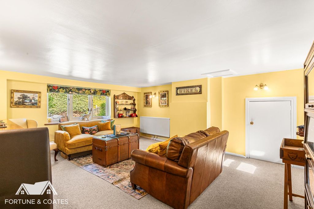 Additional image 2 of 4 bed detached house for saleRoydon Road, Harlow CM19